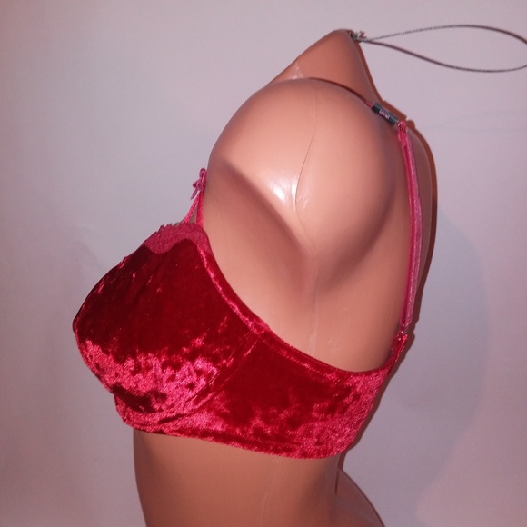 B2G1 Victoria Secret Bra - Picture 3 of 7